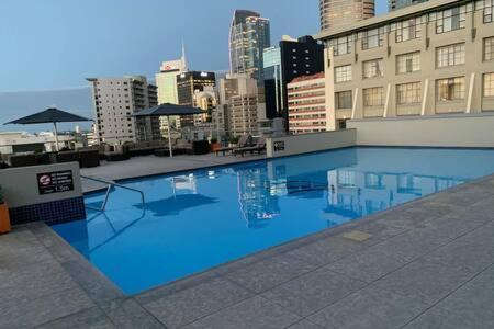 Cute Heritage Studio , Pools And Gym! Auckland Luaran gambar